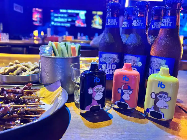 Comparing Electronic Cigarette and Regular Cigarette: Pros and Cons