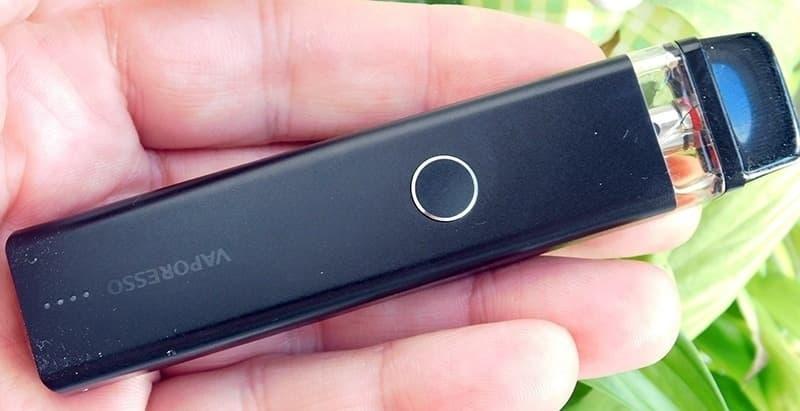 Einweg E-Zigaretten and e cigarettes on airplane travel tips packing rules and airline policies