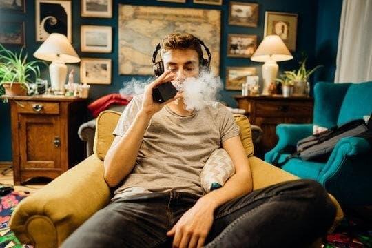 Are e papierosy and e cigarette allowed in flight Tips for Travelers on Carrying Vapes and Batteries