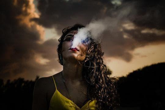 Vape retailers pivot after juul e cigarettes removed from market and Vape alternatives rise in search trends