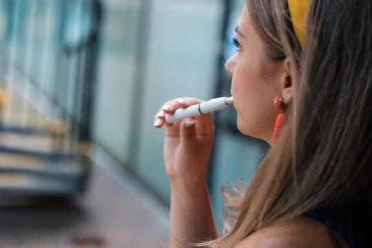 E-papierosy benefits uncovered – pros of e cigarettes and why smokers view them as a safer cost effective choice