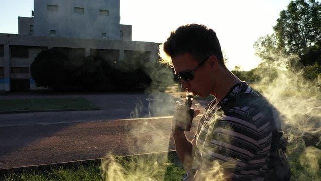 Einweg E-Zigaretten are electronic cigarettes safer than regular cigarettes Answered with evidence risks and practical guidance